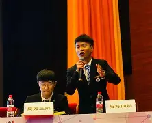 必威体育娱乐-包含风暴之眼与天启小队在英雄联盟中上演巅峰对决，最终血洗全场，锁定晋级资格的词条