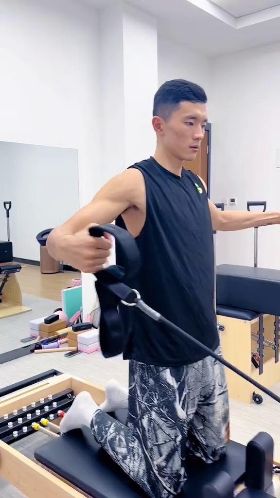 必威体育官网-福建队球员陈林坚更新社媒vlog：伤愈后第一次随队比赛